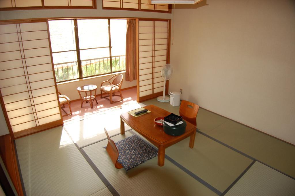 Sawatari Onsen Miyataya Ryokan Nakanojo Habitación foto